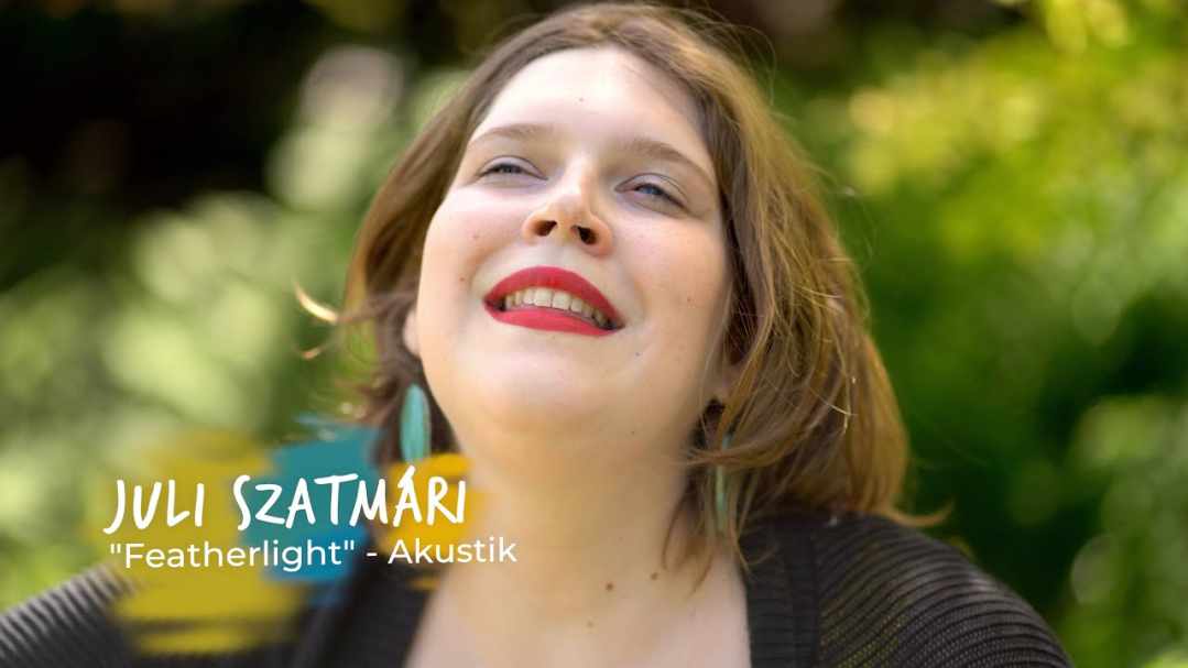 Musikvideo Featherlight von und mit Szatmari Juli - eine Videoproduktion von Oliver W. Schulte