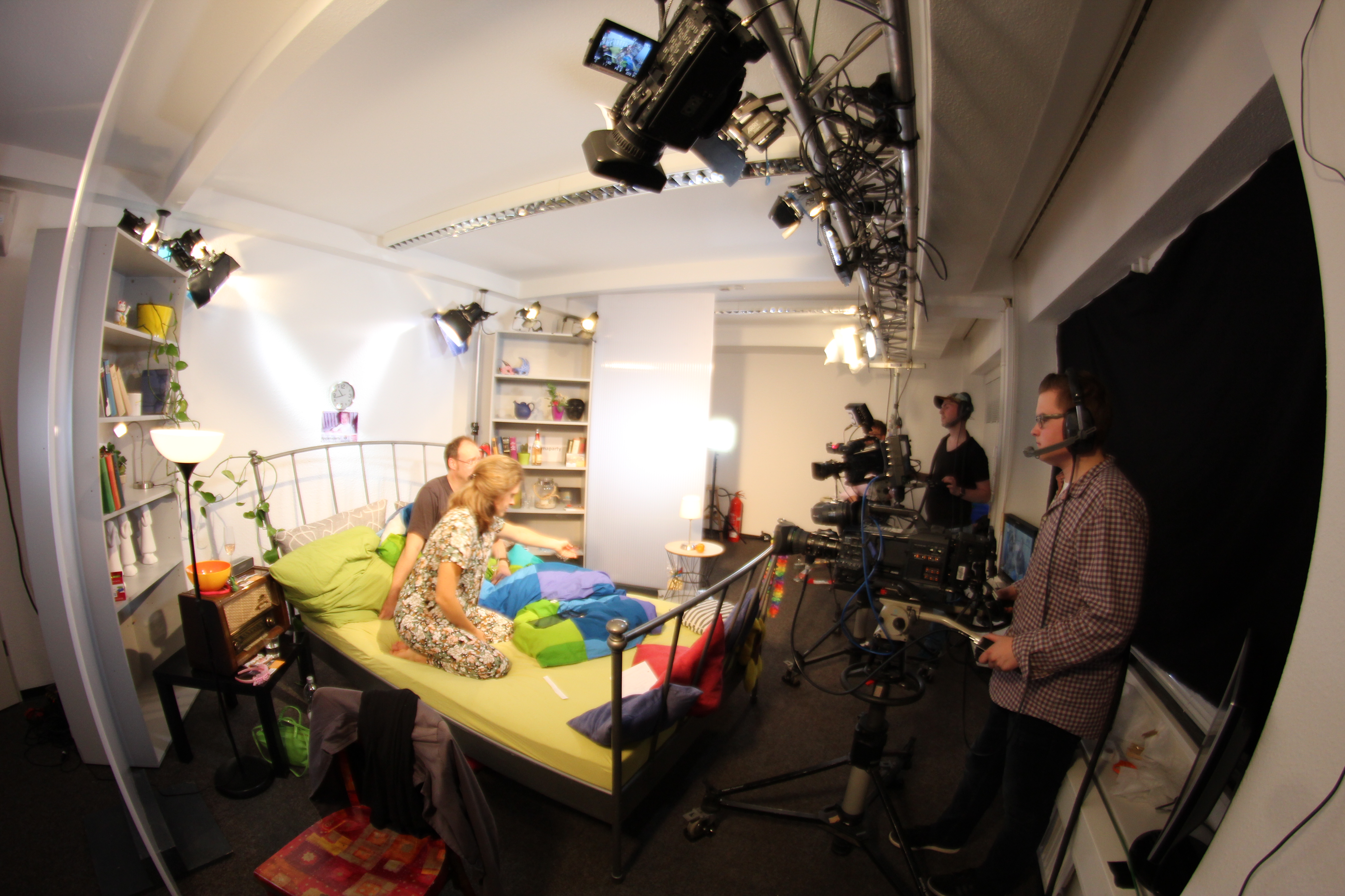 Pyjamaparty mit Charlotte und Olly LIVE bei NRWision