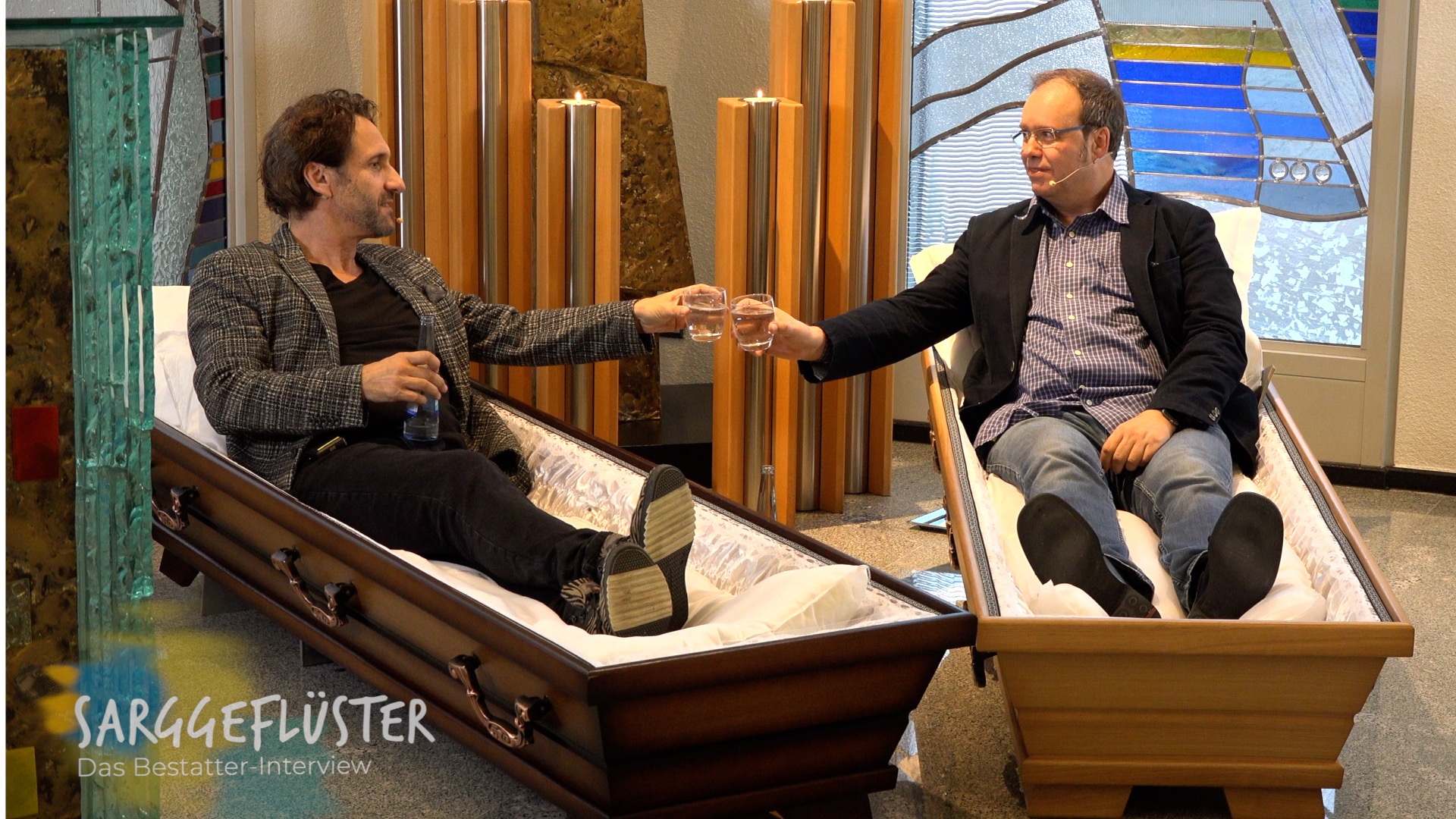 Im Sarg mit TV-Schauspieler Falk-Willy Wild